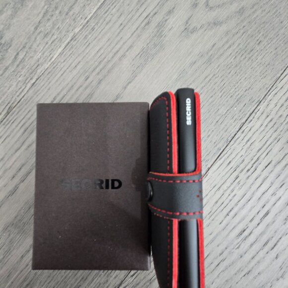 Secrid Geometric Patterned Leather Mini Wallet - Picture 5 of 8